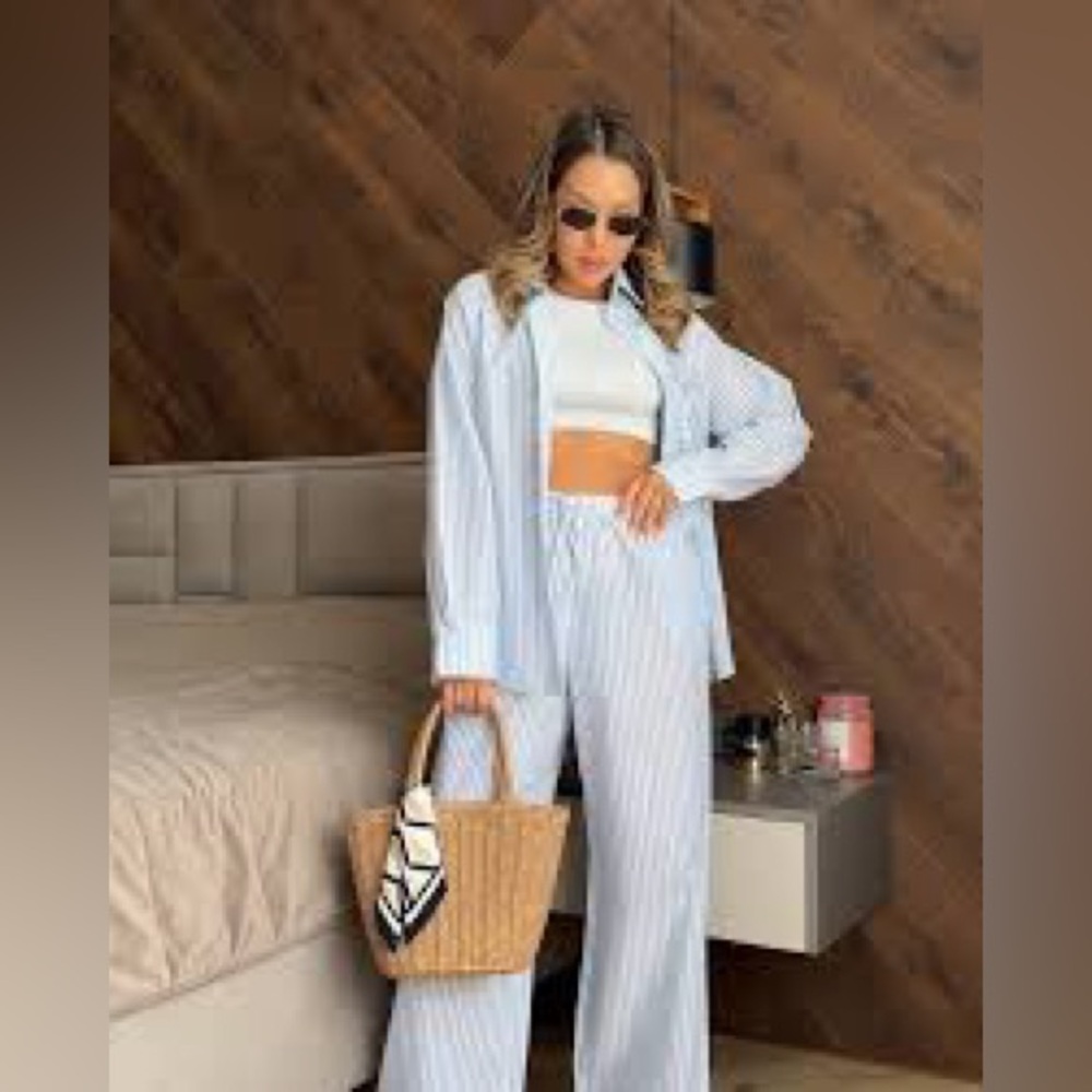 True Destinations 
Striped Blue Women's Pants & Shirt Set
Size:M
100% cotton